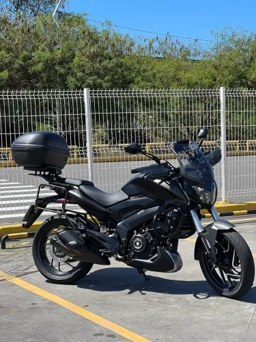 Dominar 400 Bem Cuidada