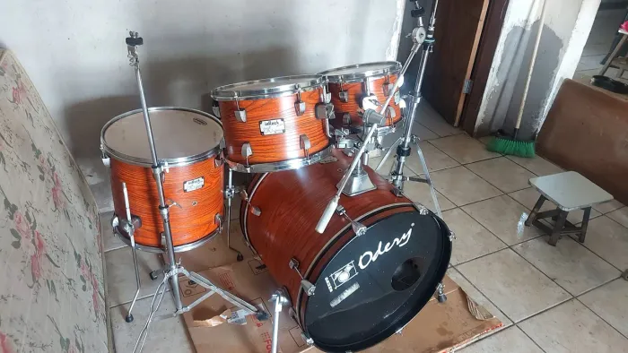 Bateria acústica odery inrock peles hidráulica evans e chimbal Yamaha * troca 
