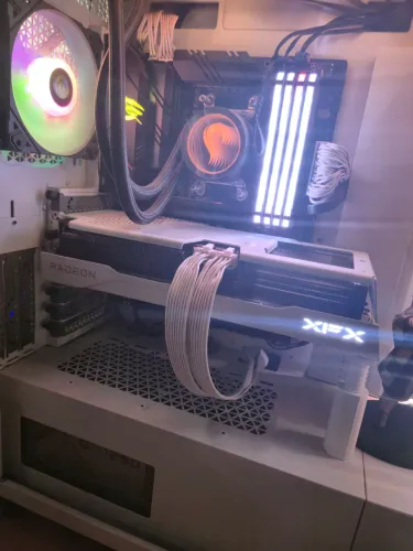 9070 XT XFX SWIFT BRANCA com nota garantia até 2028