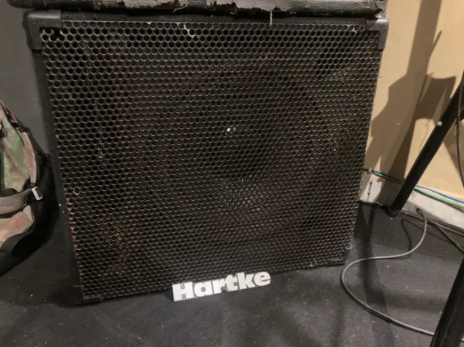 Caixa 1x15 Hartke