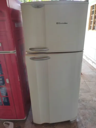 Geladeira Electrolux frost free 352 l funcionando perfeitamente entrego