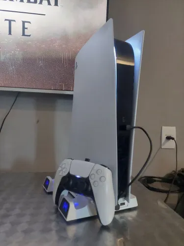 Playstation 5 (PS5) Digital + Base de carregamento