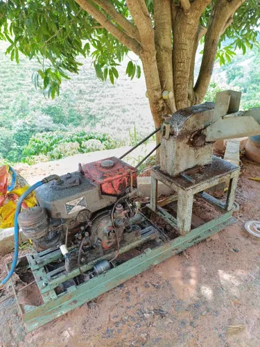 Vende-se um motor b8 com uma picadeira 
