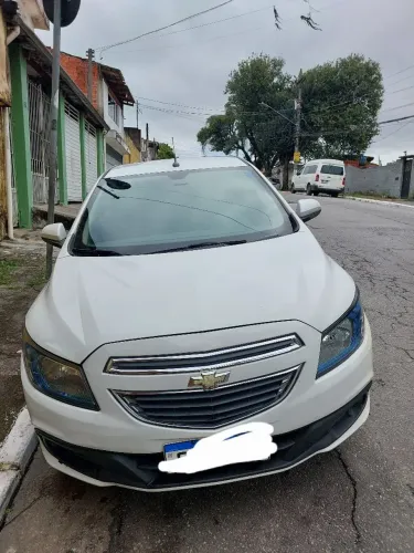 Chevrolet Onix Hatch LT 1.4 8V Flex Power Mec. 4P 2015