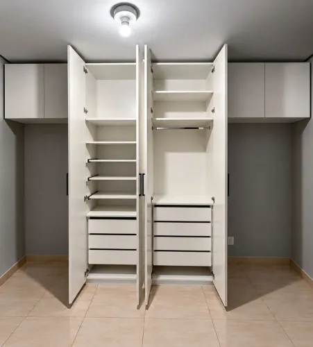 Roupeiro Com Maleiros Para Quarto Duplo