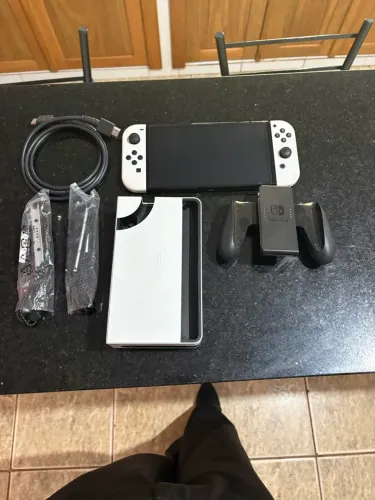 ? Nintendo Switch OLED branco desbloqueado