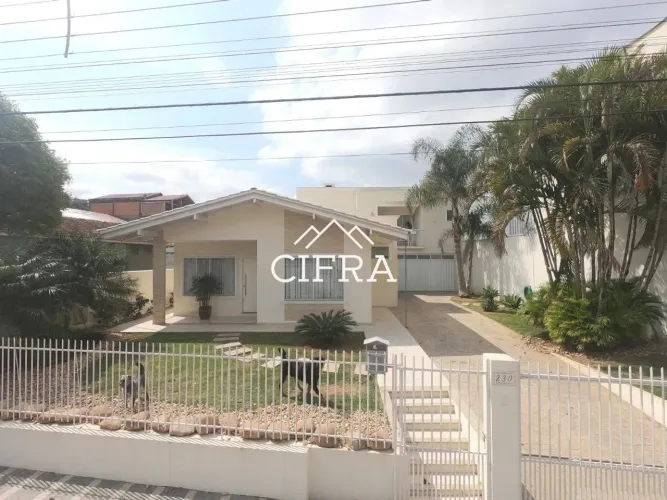 Casa de Alvenaria - Venda - 03 quartos - 254m² - Mobiliada - Rua Padre Anchieta - Canoas -