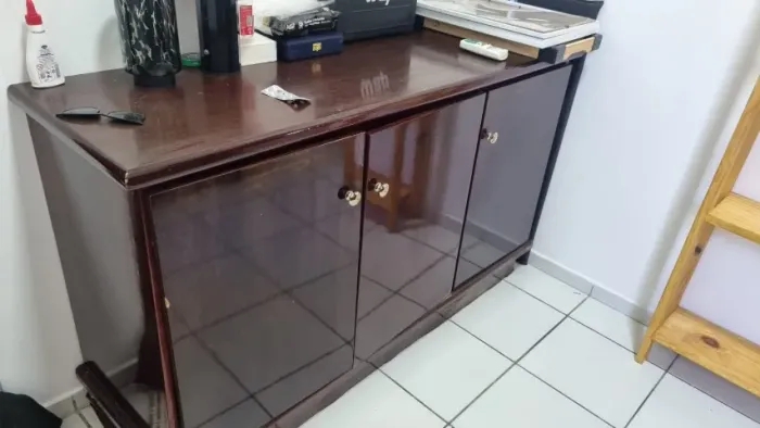 Buffet aparador 1,34m madeira escura - espaçoso