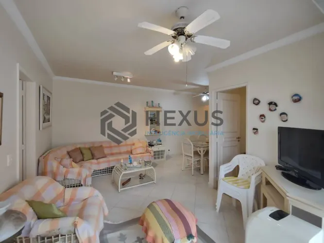 Apartamento com varanda e lazer na Praia da Enseada, Guaruja