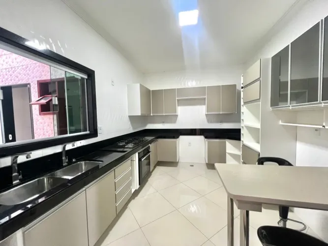 Casa para aluguel incluso ÁGUA E ENERGIA