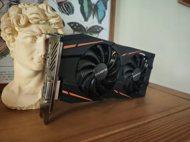 Placa de vídeo RX 570 4GB