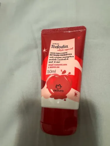 Creme novo de 50ml, lançamento Natura de maçã caramelizada e baunilha , mês junino 
