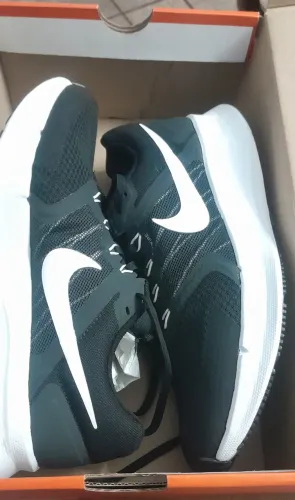 Tênis Nike Novo na caixa com nota fiscal! usado apenas duas vezes.