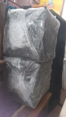 Puff preto em bom estado.