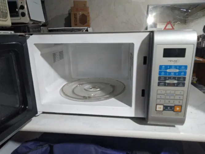 Forno microondas Midea 25 litros 110 v