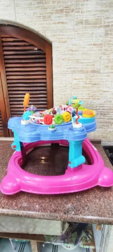 Andador com amortecedor infantil 