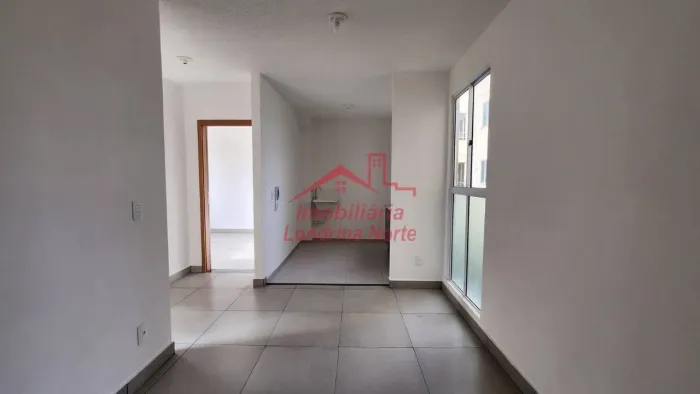 Apartamento com 2 dormitórios para alugar, 40 m² por R$ 1.390,00/mês - Maria Celina - Lond