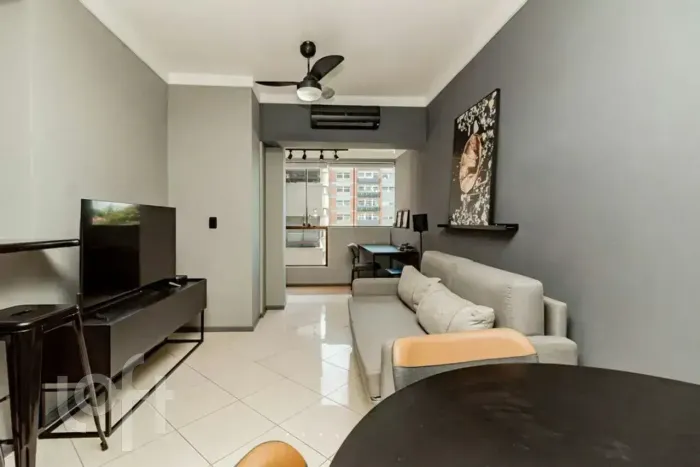 Apartamento com 50 m² com 1 quarto, e 1 vaga em Petrópolis - Porto Alegre - RS