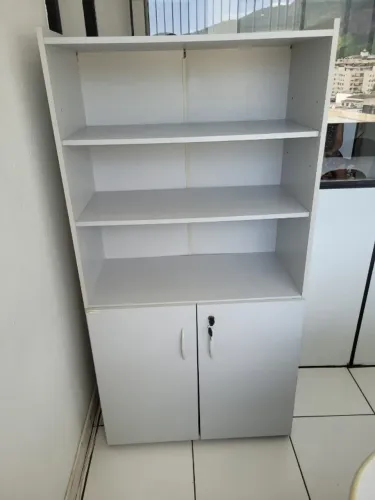 Armario Grande de escritorio, 3 pratileiras, 2 portas