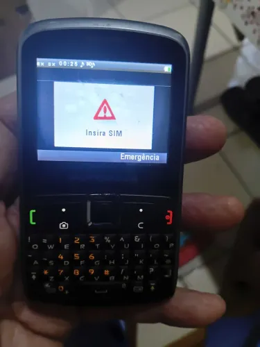 Vende-se celular Motorola relíquia,pega dois chips e cartão de memória 