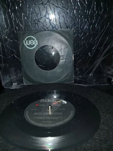 4 Lps compactos