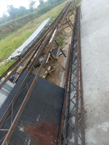 7 treliças metálicas de 12m