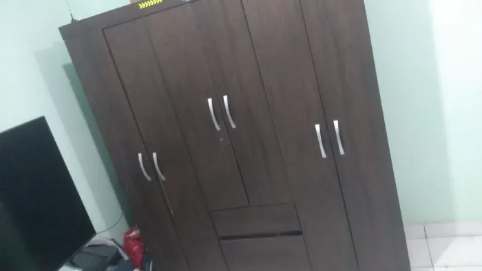 Guarda roupa 6 portas, 2 gav. Faço a entrega e montagem grátis!