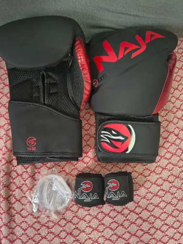 Vendo luva de Boxe e Muay Thai Naja Black Line