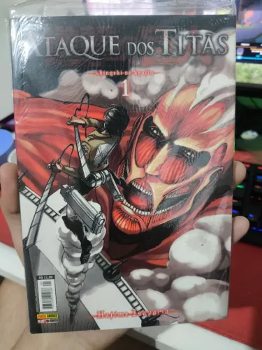 ataques dos titãs vol 1