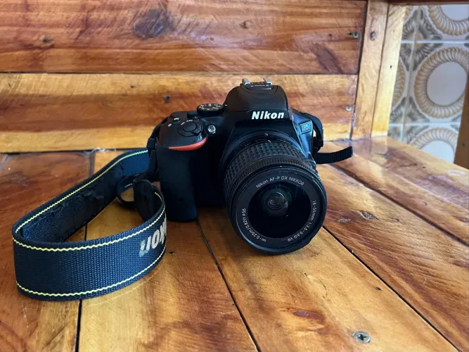 Nikon D5500 + Lente 18-55mm VR + Cartão 64GB