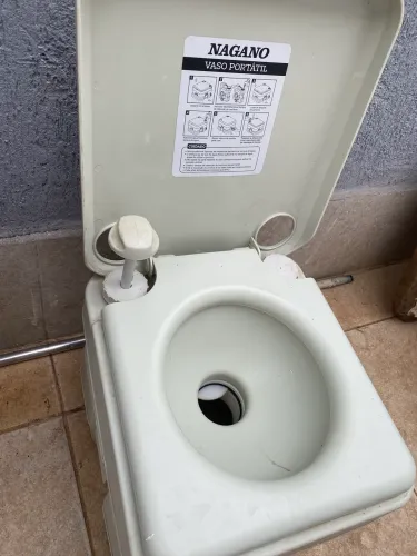 Vaso sanitário portátil / Náutico 