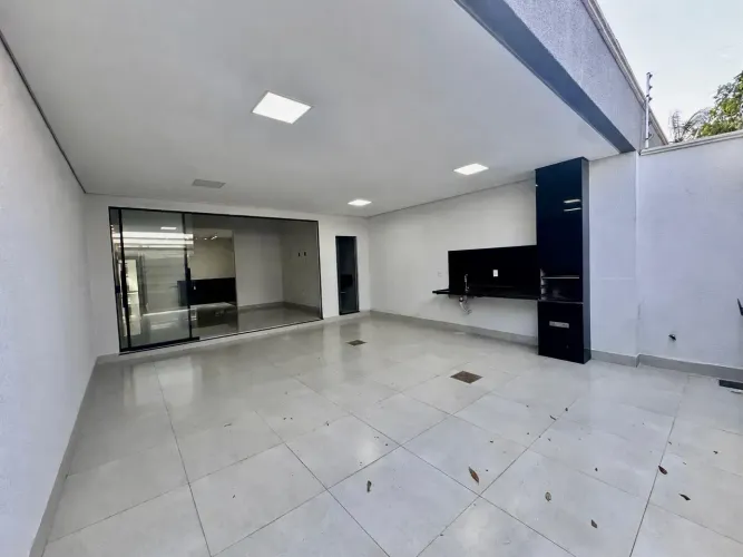 Casa 3 quartos com suíte e área gourmet no Jardim Itaipú R$ 450.000