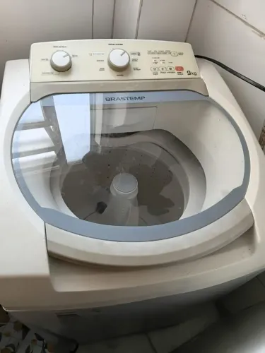 Máquina de lavar . Nunca foi mexida zap *