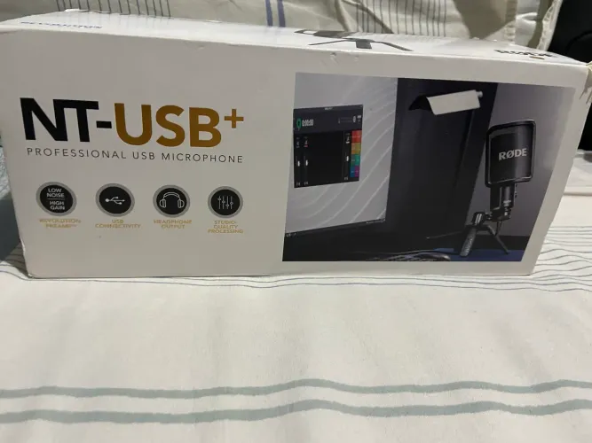 RØDE NT-USB+ Microfone condensador USB de nível profissional para gravação