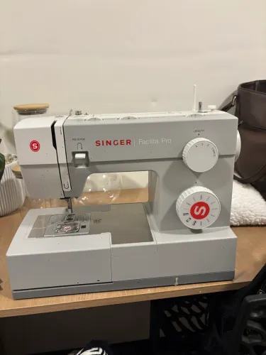 Máquina de costura Singer Facilita Pro 4411