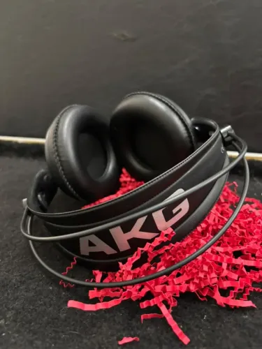 AKG K240 - Fone de Ouvido Profissional para Estúdio