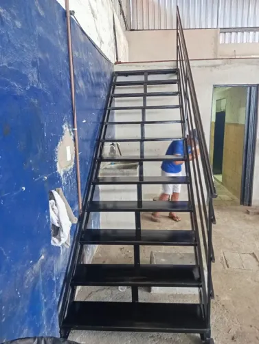Fábrica escada sob medida