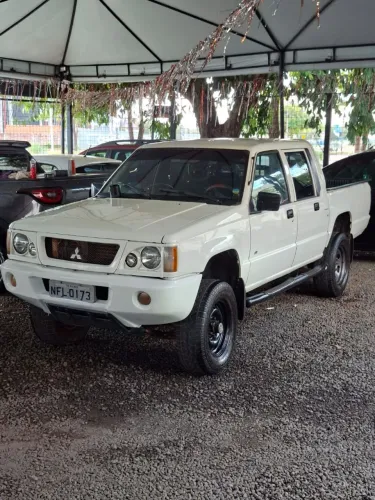 Mitsubishi L200 GL 2.5 4X4 CD Diesel 2005