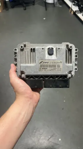 Módulo de injeção Fiat 500 51857900