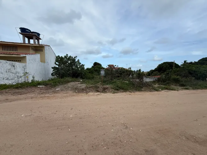 Terreno próximo ao pontal de Ponta de Pedras