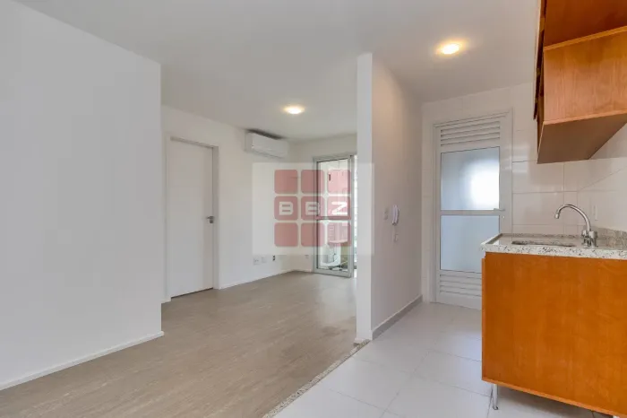 Apartamento para locação na Barra Funda, São Paulo-SP: 1 quarto, 1 banheiro, 1 vaga de gar