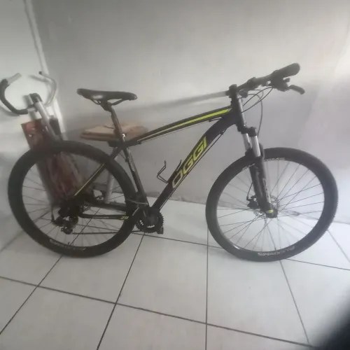OGGY HACKER SPORT 29. COM NOTA FISCAL. PREÇO 1,300 REAIS.