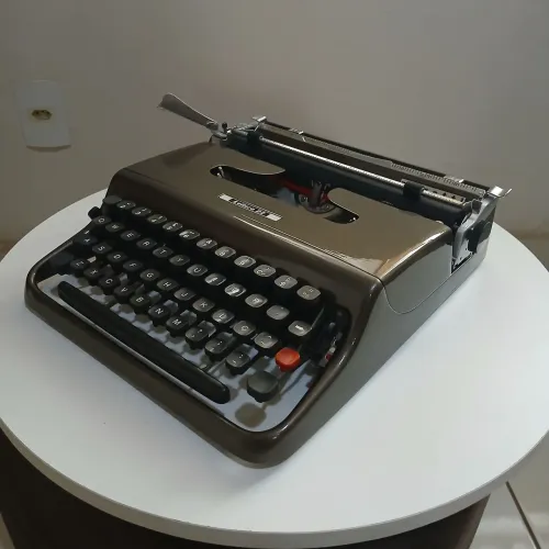 Máquina de escrever antiga