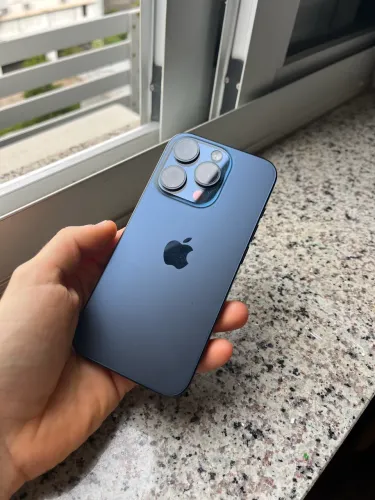 iphone 15 Pro Semi Novo - 512GB Azul Escuro
