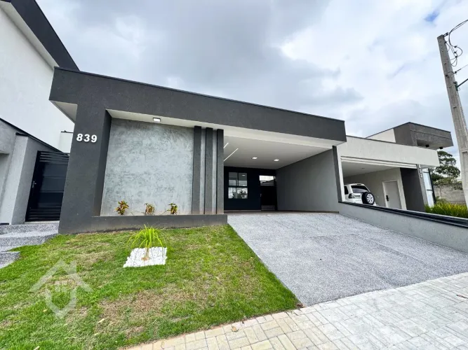 Casa térrea à Venda no Condomínio Reserva do Vale em Caçapava - SP