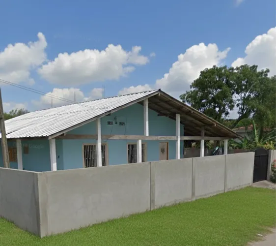 Casa enorme recém reformada