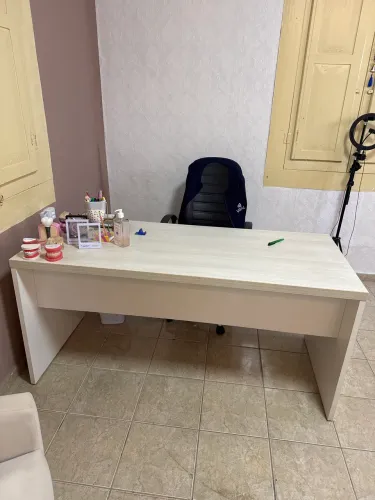 Mesa de escritório branca