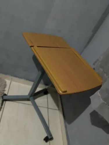 Mesa hospitalar para refeição 