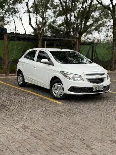Chevrolet Onix Hatch LT 1.0 8V Flex Power Mec. 4P 2013