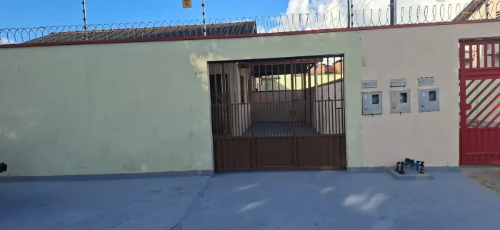 Aluga uma casa próximo ao Shopping